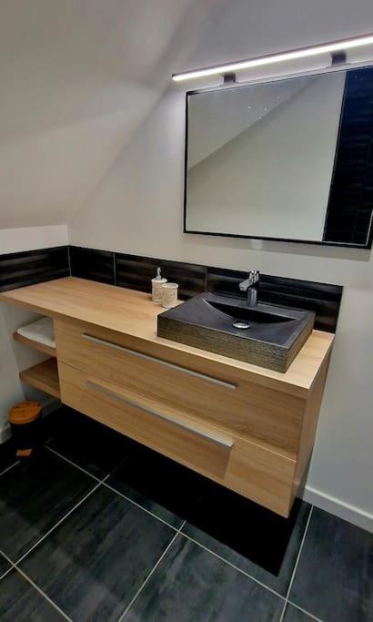 Appartement Charmant Et Spacieux Осер Екстер'єр фото